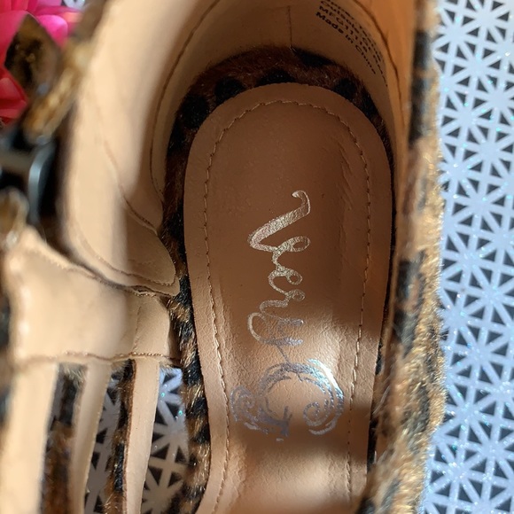 Very G leopard print zip up sandal - Picture 7 of 7